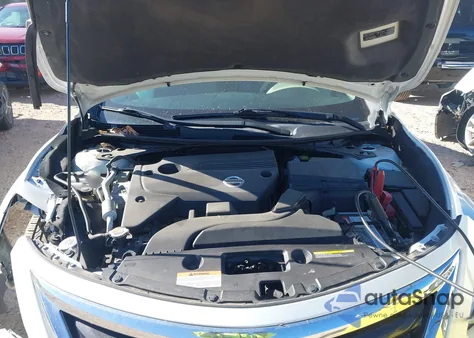 2015 Nissan Altima 2.5 S из США, поврежденный, VIN 1N4AL3AP6FN329988